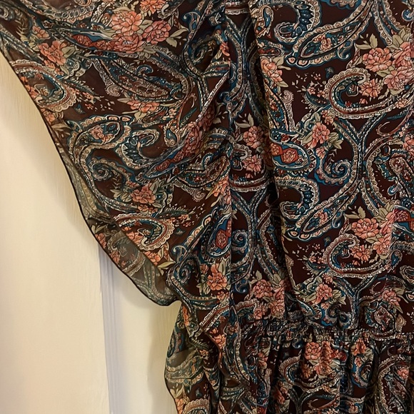 Loop 18 Floral Printed Dress with Flutter Sleeves (Juniors 17/19) - Picture 7 of 7